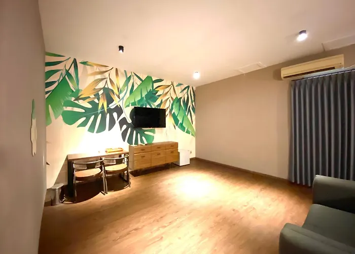 Hotel Golden Season