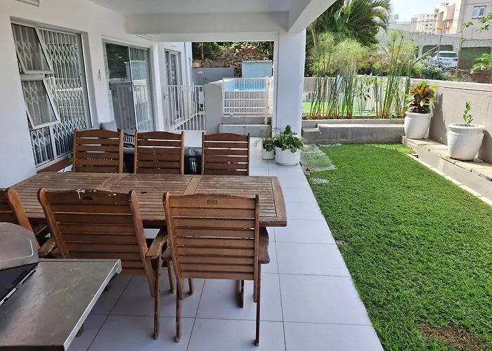 Close To The Sea - Ground Floor En-Suite Room With Kitchenette & Own Entrance