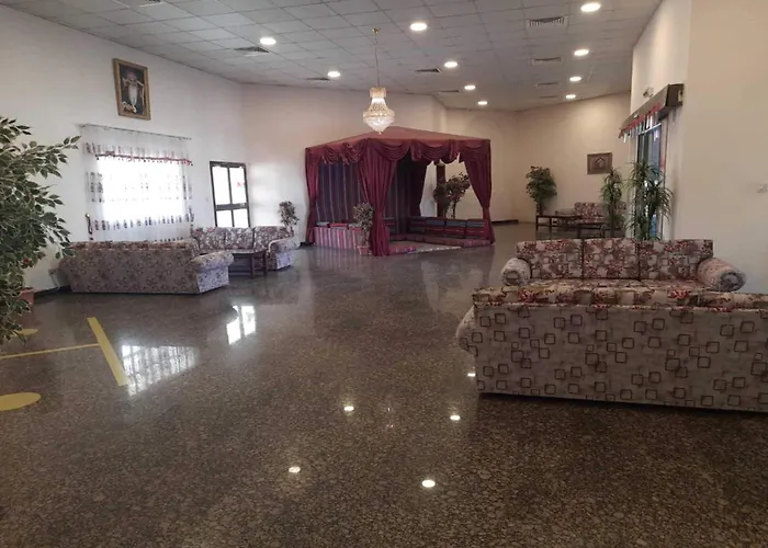 Oyo 142 Al Sharqiya Sands Hotel