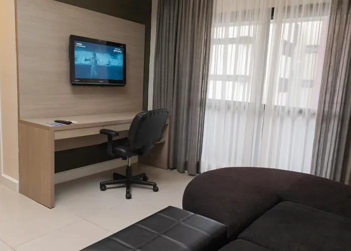 Hotel Adrianópolis All Suites