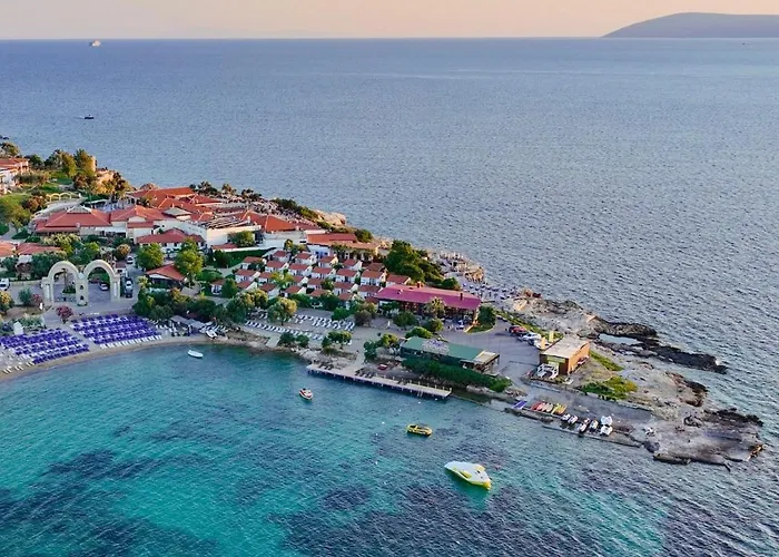 Maya Bistro Hotel & Beach
