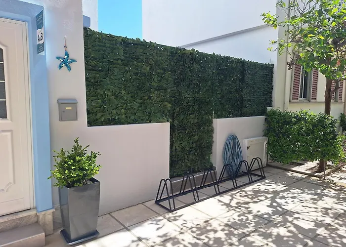 SeaSTAR Beach Apartments