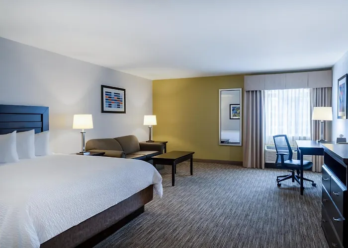 Holiday Inn Express & Suites Chicago-Libertyville By Ihg