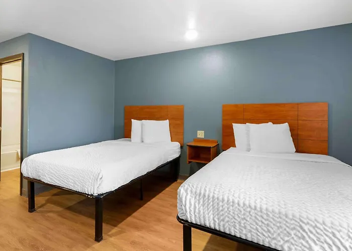 Extended Stay America Select Suites - Cleveland - Airport