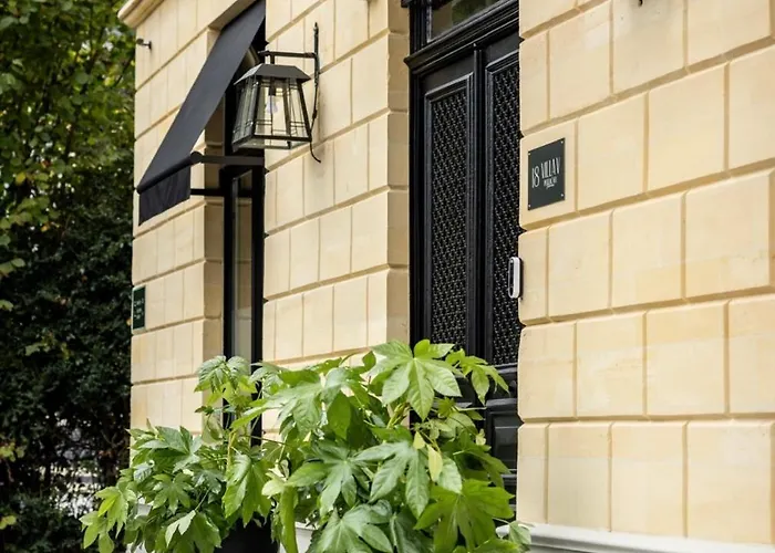 Villa V - Petit Hotel