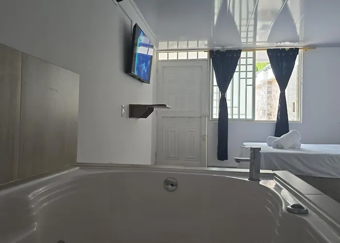 Hotel Valle Del Cafe - Habitacion Con Jacuzzi 4