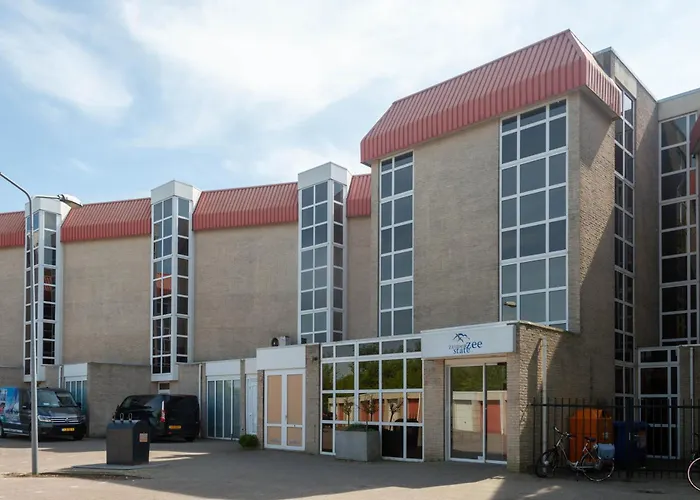 Zuiderzeestate 35, Prachtig Appartement Aan Het Ijsselmeer