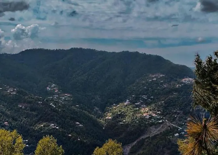 Chinar Inn Hotel