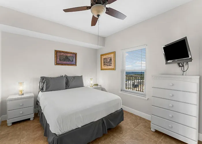 Beautiful Destin Beach View Condo