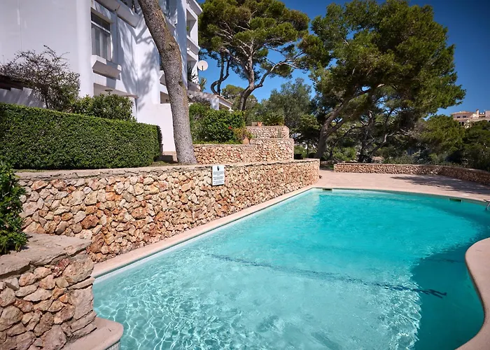 Sea Frontline Apartment 'Faraona'. Pool. Wifi