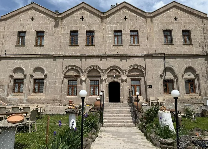 Karballa Hotel