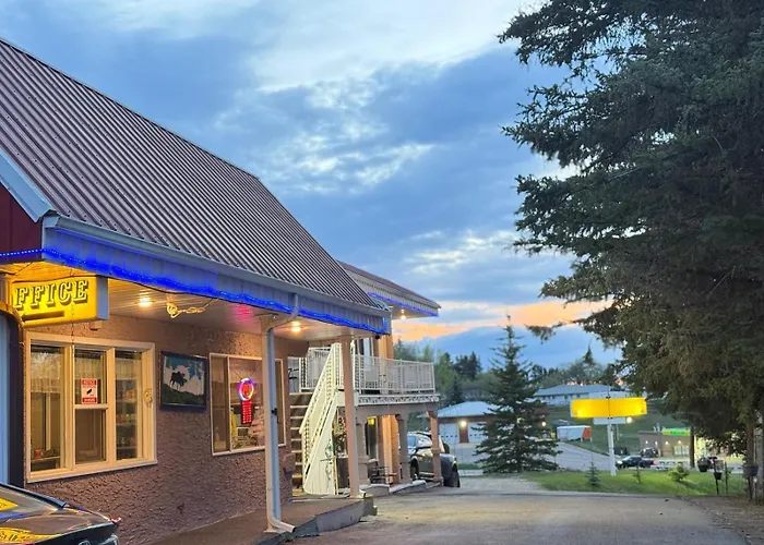 Athabasca Hillside Motel