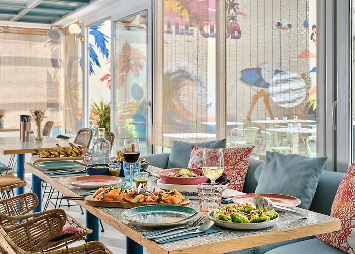 Hotel Chromatics & Restaurant Hill Club By Happyculture