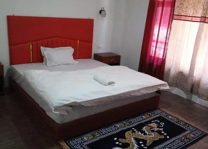 Hotel Thangshing In