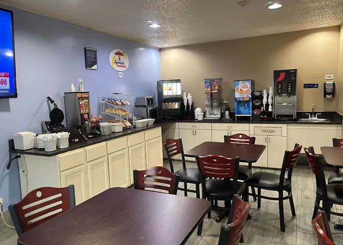 Super 8 By Wyndham Mundelein/Libertyville Area