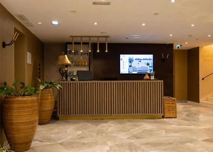 Royal Ariston Hotel