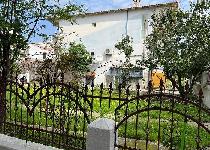 Pelekan Rooms And Apartments Athina 34
