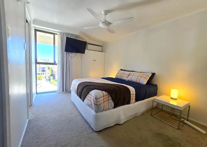Deluxe Two Bedroom Apartment With Ocean Views