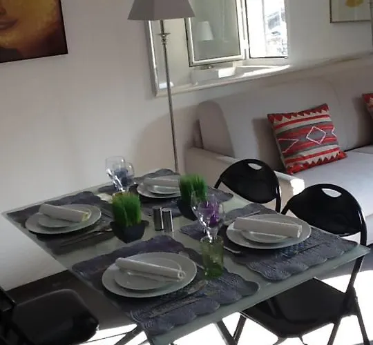 Appartements 3 Studios Pour 2 Ou 3 Ou 5 Ou 6 Per Centre Ville Saint Tropez Avec Parking
