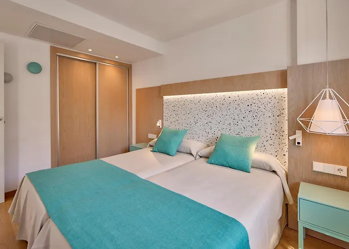 Universal Aparthotel Elisa
