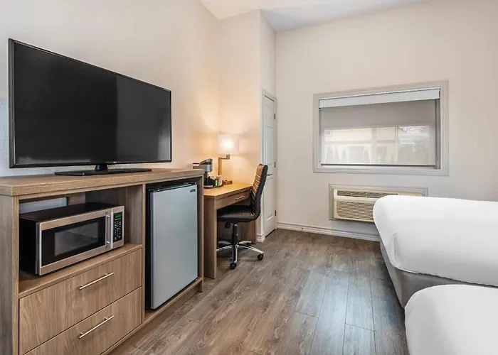 Comfort Inn & Suites Thousand Islands Harbour District
