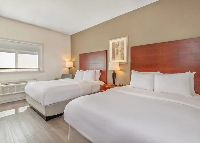 Comfort Inn & Suites Thousand Islands Harbour District