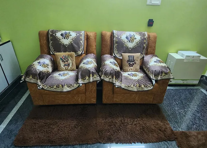 Sri Sakthi Home Stay - Free Pickup From Train Station-Unstained Bed Sheets- Powerful Ac - Fast Wifi - Water Purifier - Spotless Bathrooms- No Cockroaches- Dust Free Rooms- Luxury Mattress- Refrigerator- Cozy Ambience- 24 Hours Hot Water- Washing Mach