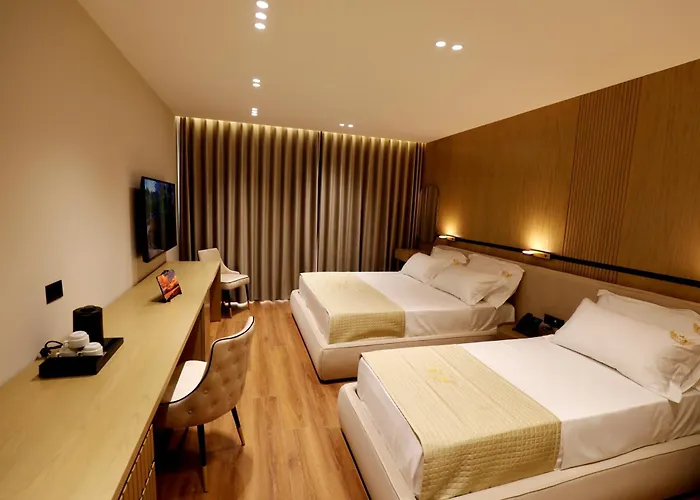 Rich Hotel