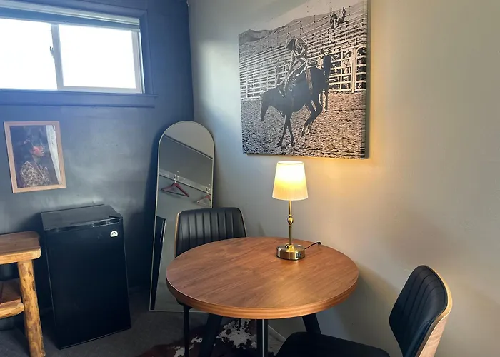 Elk Antler Inn