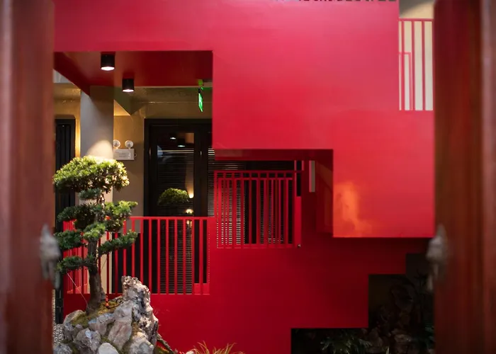 Sixi Cangshan Mountains Golden Sunrise Mirror Of The Sky Sound Sleep Hotel Dali Ancient City