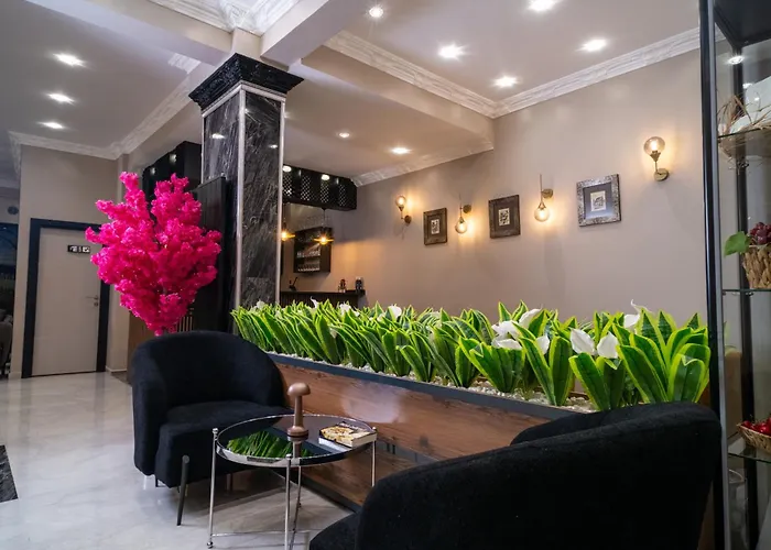 Grand Clover Hotel