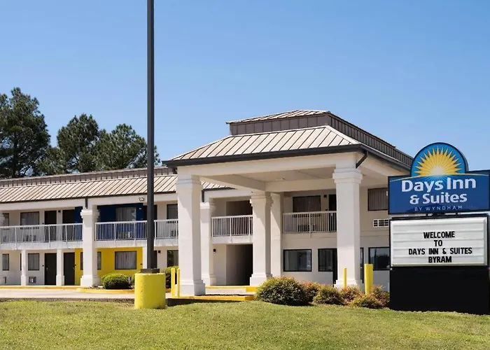 Days Inn & Suites By Wyndham Byram