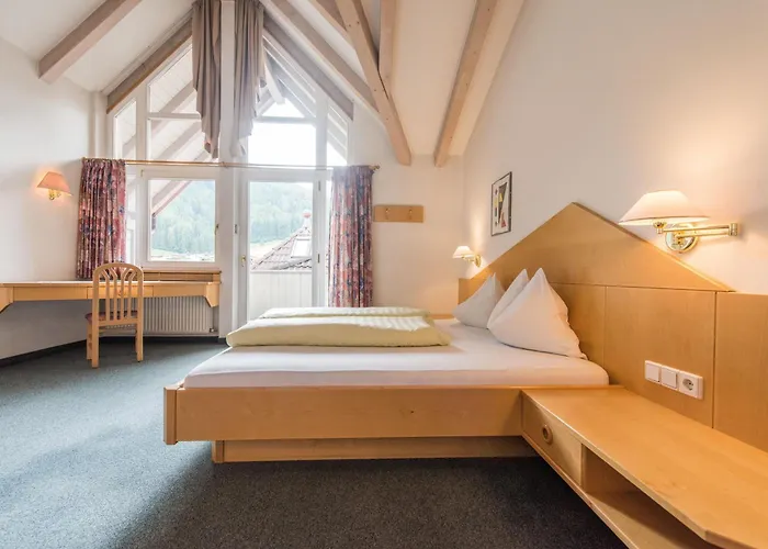 Hotel Fronza - Your Ski & Mountain Home