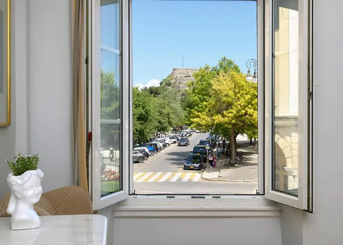 Liston Suites Anastasia