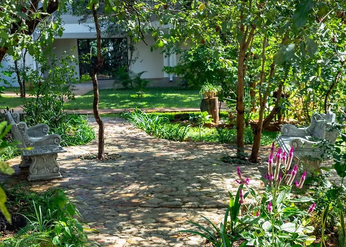 Kasambabezi Lodge