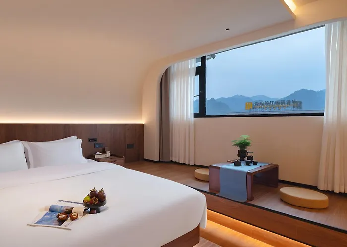 Zhangjiajie Yu Realm Hotel - Ancient Charm - Modern Luxury - Your Perfect Journey - A Single Pick-Up Or Drop-Off
