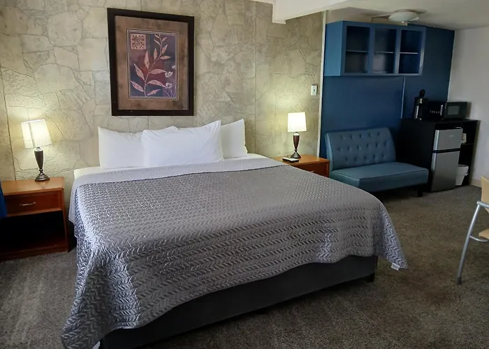 Silver Lakes Inn