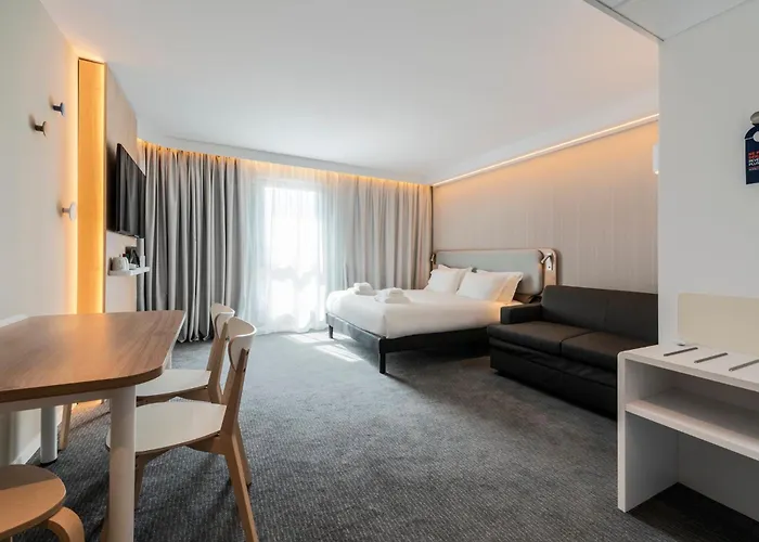 Holiday Inn Express & Suites Reims - Rives De Vesle By Ihg