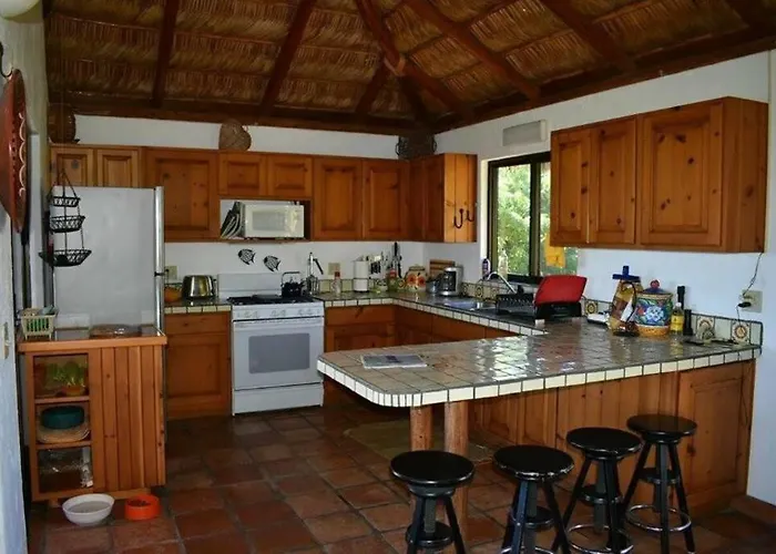 Casa Pajaros - Private 2-Story Home
