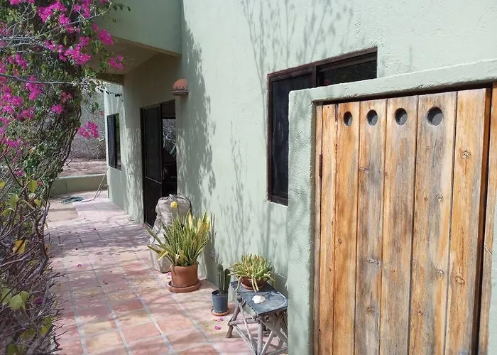 Casa Pajaros - Private 2-Story Home