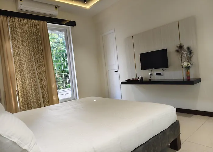The Serene Shores - Luxury Private Villa