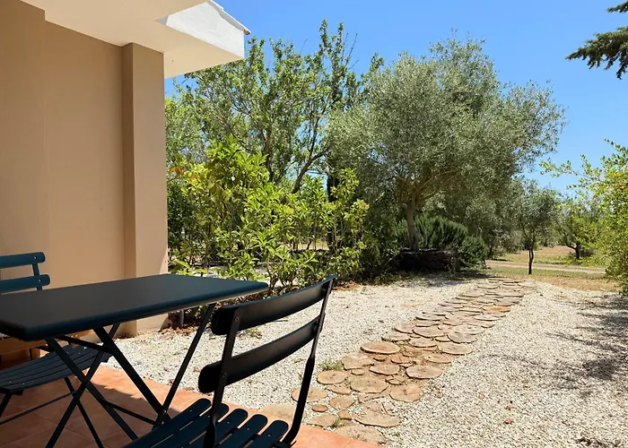 Green Hotel "I Mandorli Di Dommos"