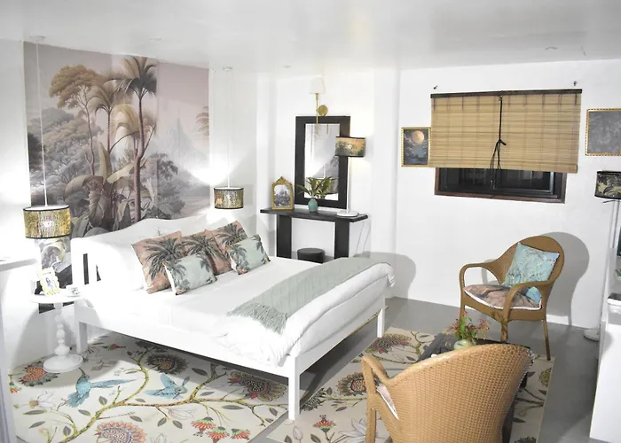 Casa Manalo Guest House