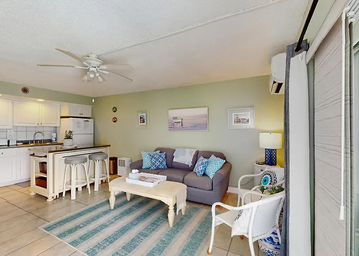 Mariners Cove 302