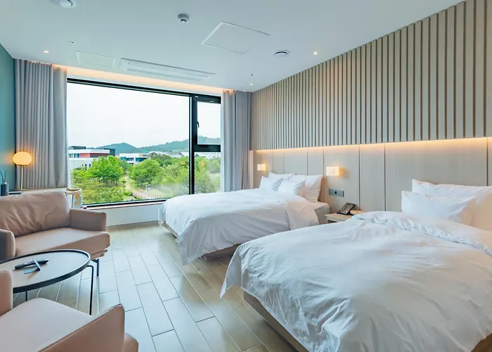 Hound Hotel Hyeoksindosi Branch