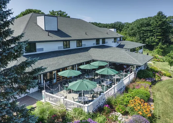 The Leland Lodge