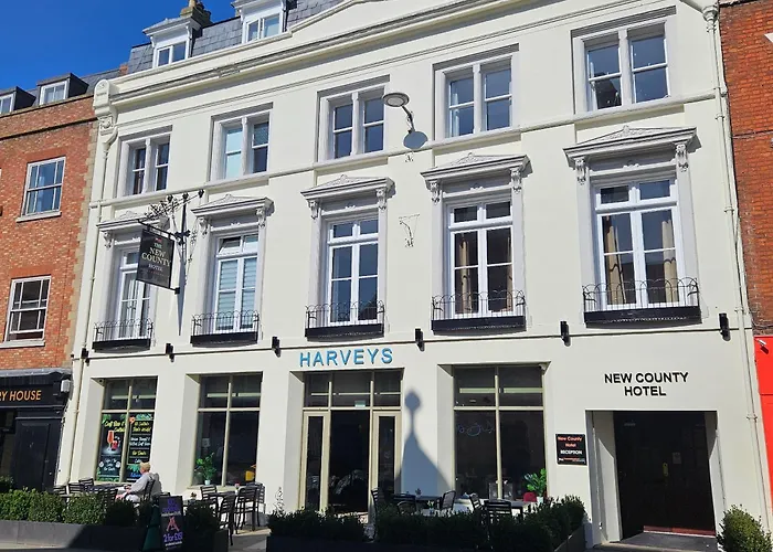 New County Hotel & Serviced Apartments By Roomsbooked