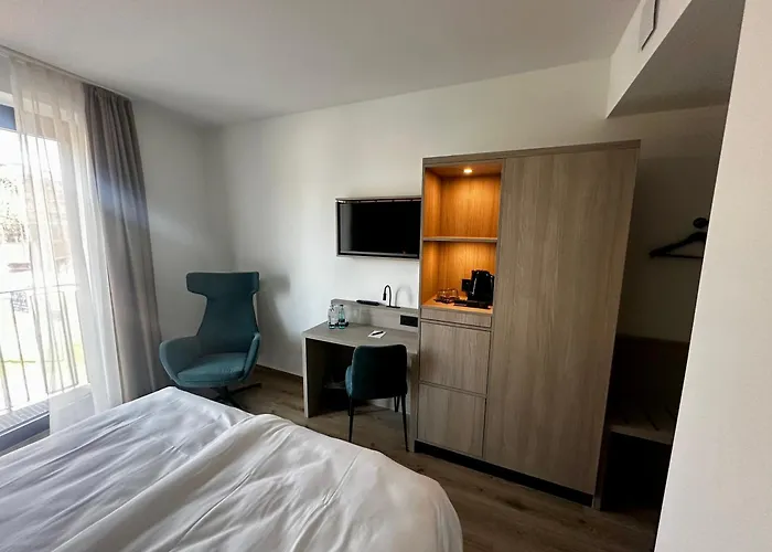 Central Hotel