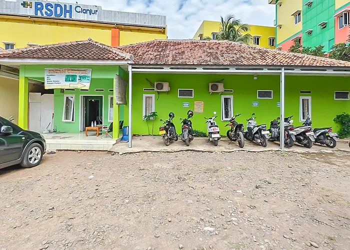 Reddoorz Syariah Near Rs Dr Hafiz Cianjur