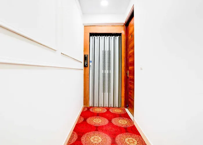 Townhouse Oak Skyjumper Trampoline Park